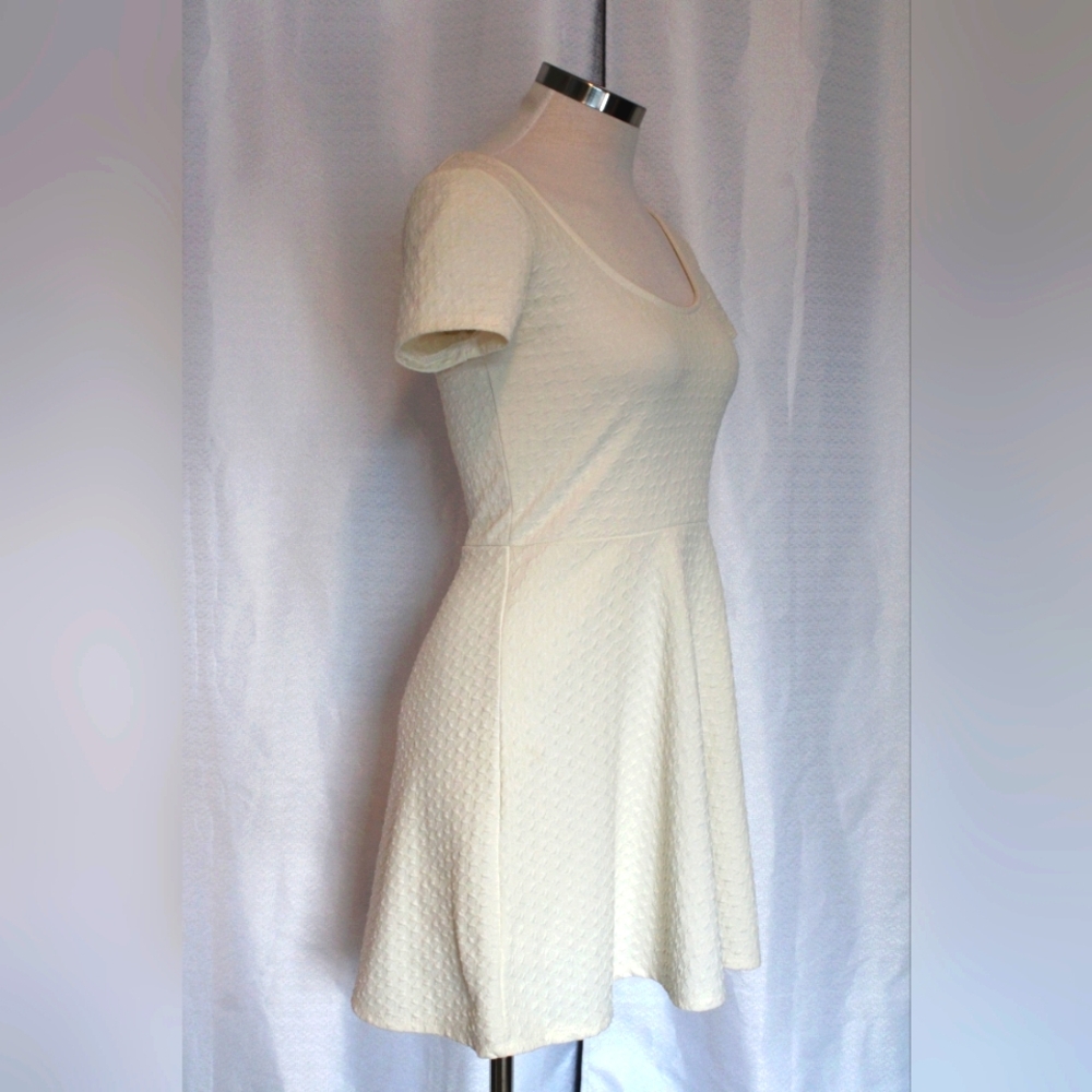 Forever 21 Beige Scoop Neck Dress – Size S - Picture 2 of 6